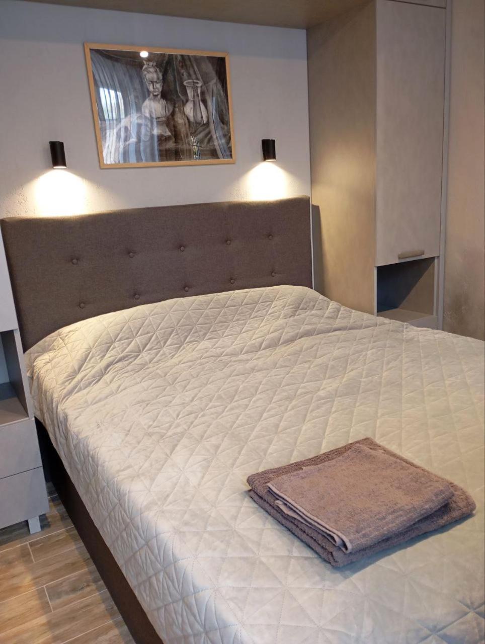 צ'יסינאו City Center Artmania Apartments מראה חיצוני תמונה
